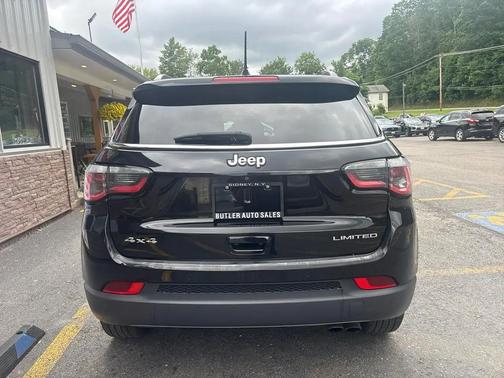Diamond Black Crystal Pearlcoat 2018 Jeep Compass Limited
