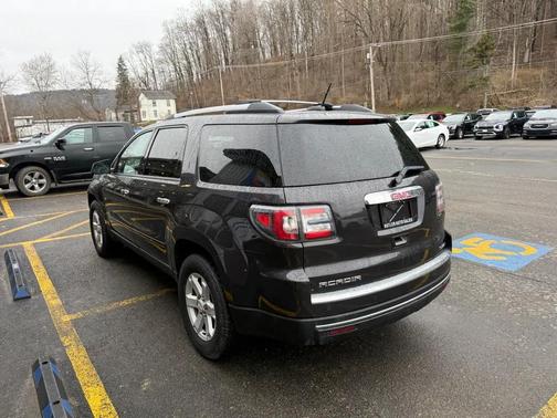 2016 GMC Acadia SLE-2