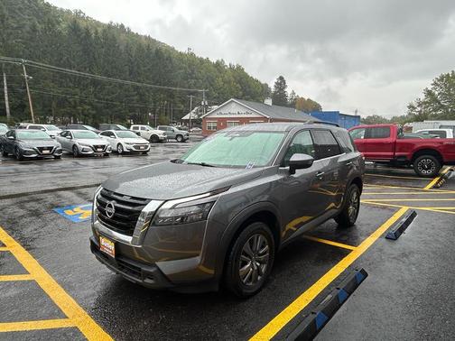 2025 Nissan Pathfinder SV 4WD