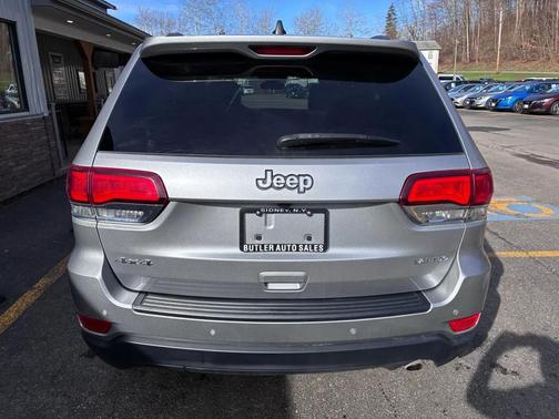 Billet Silver Metallic Clearcoat 2021 Jeep Grand Cherokee Laredo