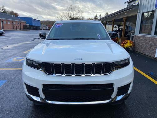 2023 Jeep Grand Cherokee L Laredo