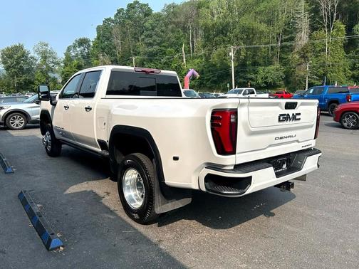 2025 GMC Sierra 3500 Denali