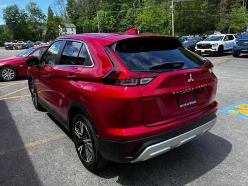 Red Diamond 2024 Mitsubishi Eclipse Cross SE