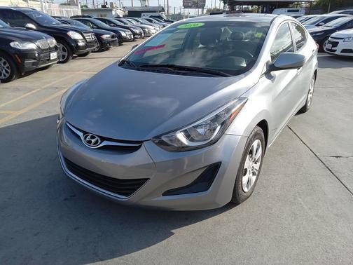 Photo 2 of 21 of 2016 Hyundai Elantra SE