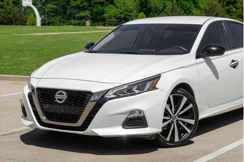 2020 Nissan Altima SR FWD