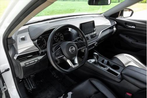 2020 Nissan Altima SR FWD