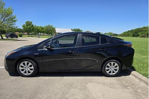 2016 Toyota Prius Two