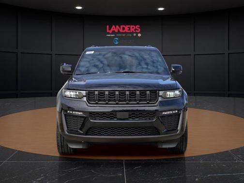 diamond black crystal pearlcoat 2026 Jeep Grand Cherokee Limited