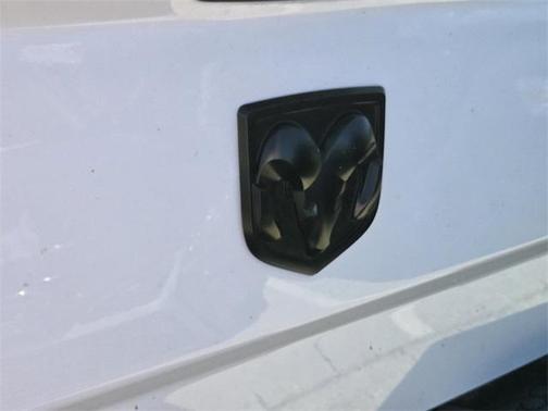 2024 RAM 1500 Classic Warlock Crew Cab 4x2 5'7' Box