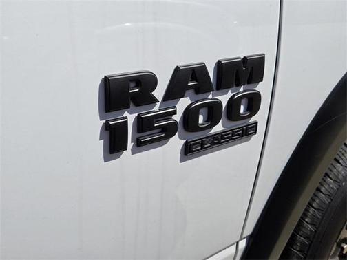 2024 RAM 1500 Classic Warlock Crew Cab 4x2 5'7' Box