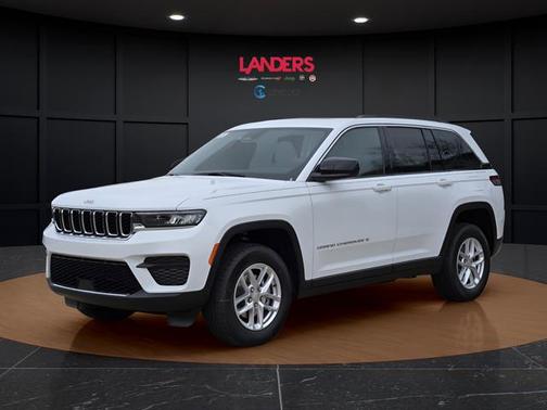 Bright White Clearcoat 2026 Jeep Grand Cherokee Altitude