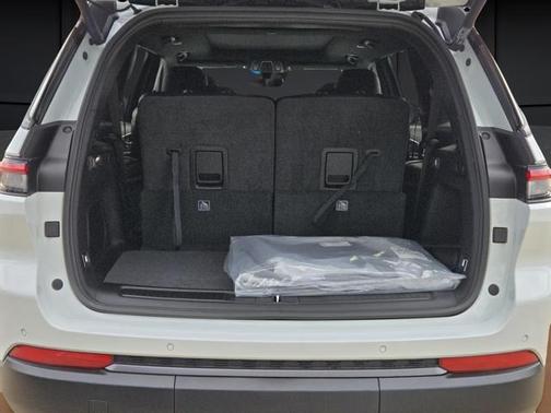 Bright White Clearcoat 2026 Jeep Grand Cherokee L Limited