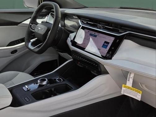bright white clearcoat 2026 Jeep Cherokee Overland