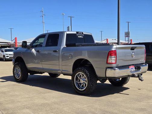 2024 RAM 2500 Tradesman Crew Cab 4x4 6'4' Box