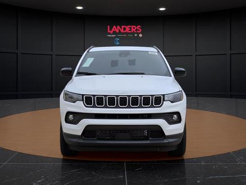 Bright White Clearcoat 2026 Jeep Compass Latitude