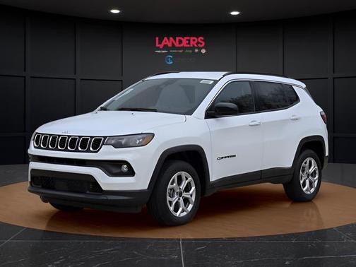 Bright White Clearcoat 2026 Jeep Compass Latitude