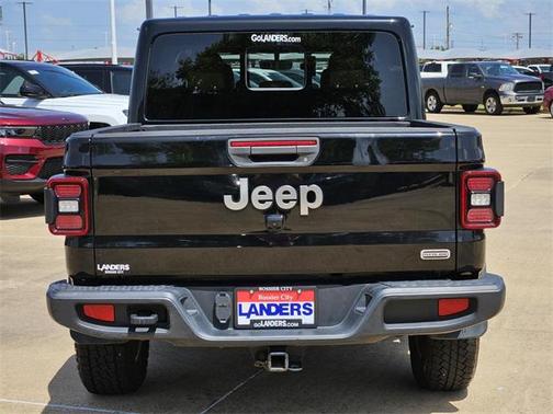 2022 Jeep Gladiator Overland