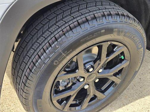 2026 Jeep Grand Cherokee Altitude