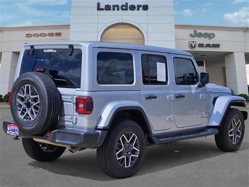 2024 Jeep Wrangler 4-Door Sahara 4x4