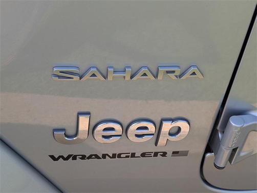 2024 Jeep Wrangler 4-Door Sahara 4x4