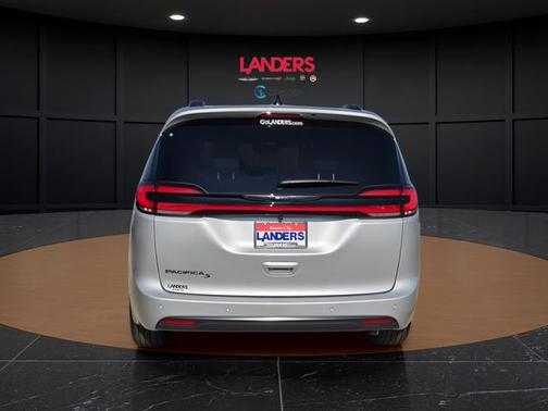 Silver Mist Clearcoat 2026 Chrysler Pacifica L