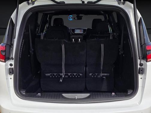 Bright White Clearcoat 2026 Chrysler Pacifica L