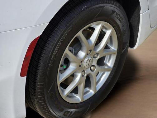 Bright White Clearcoat 2026 Chrysler Pacifica L