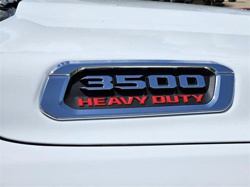 2025 RAM 3500 Tradesman Crew Cab 4x4 8' Box