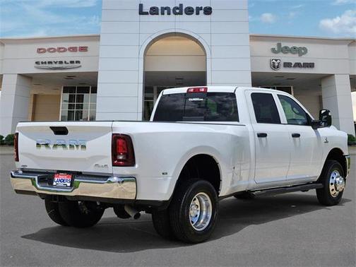 2025 RAM 3500 Tradesman Crew Cab 4x4 8' Box