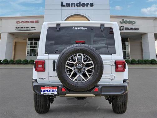 2025 Jeep Wrangler 4-Door Sahara 4x4