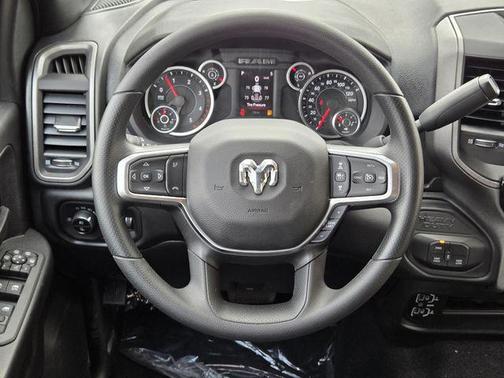 2026 RAM 2500 Black Express Crew Cab 4x4 6'4' Box