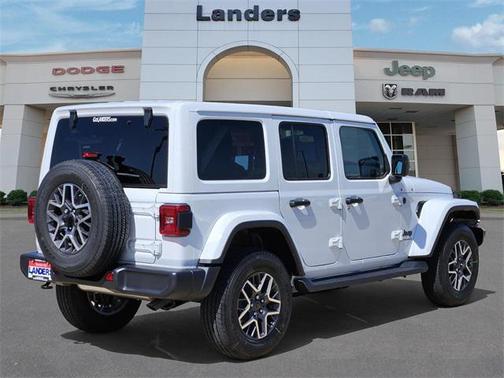 2025 Jeep Wrangler 4-Door Sahara 4x4