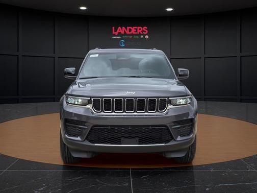 Baltic Gray Metallic Clearcoat 2026 Jeep Grand Cherokee Altitude