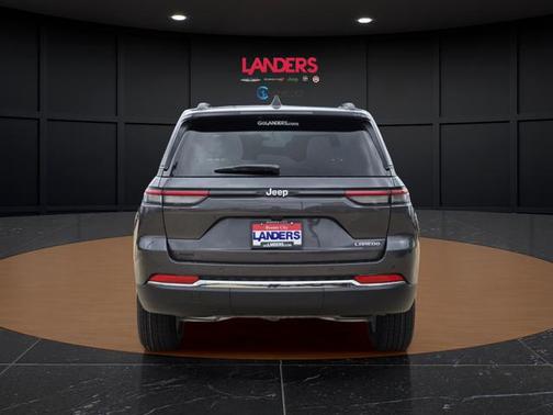 Baltic Gray Metallic Clearcoat 2026 Jeep Grand Cherokee Altitude