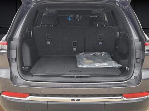 Baltic Gray Metallic Clearcoat 2026 Jeep Grand Cherokee Altitude