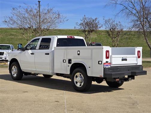 2026 RAM 2500 Tradesman Crew Cab 4x2 8' Box