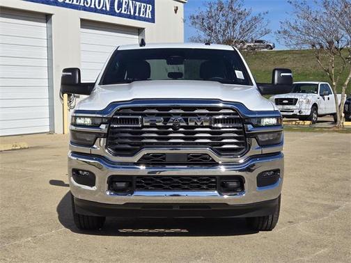 2026 RAM 2500 Tradesman Crew Cab 4x2 8' Box