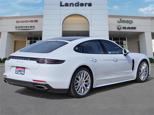 2018 Porsche Panamera 4