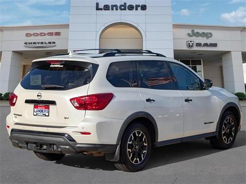 2020 Nissan Pathfinder SV