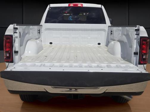 Bright White Clearcoat 2026 RAM 2500 Tradesman Crew Cab 4x2 8' Box