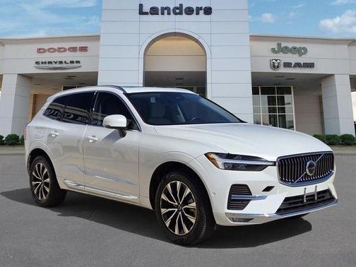 2023 Volvo XC60 B5 Plus Bright Theme