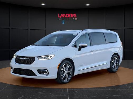 Bright White Clearcoat 2026 Chrysler Pacifica L