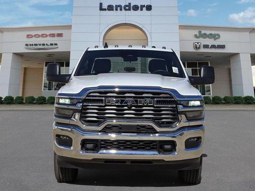 2026 RAM 2500 Tradesman Crew Cab 4x4 6'4' Box