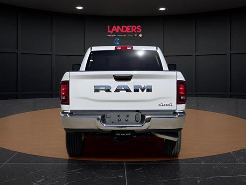 2026 RAM 2500 Tradesman Crew Cab 4x4 6'4' Box
