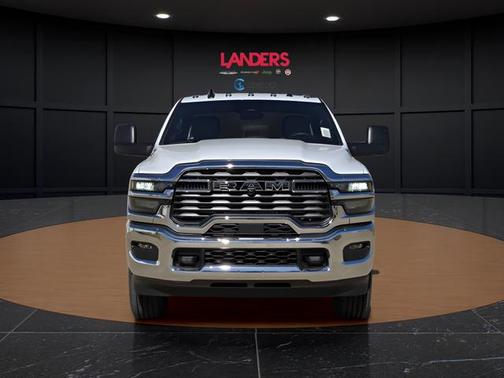 2026 RAM 2500 Tradesman Crew Cab 4x4 6'4' Box