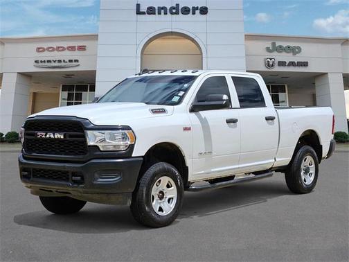 2020 RAM 2500 Tradesman Crew Cab 4X4 6'4' Box