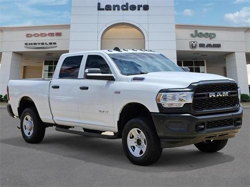 2020 RAM 2500 Tradesman Crew Cab 4X4 6'4' Box