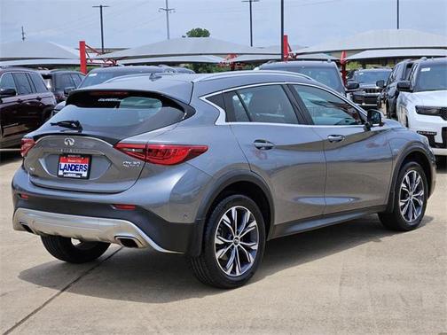 2018 INFINITI QX30 Premium
