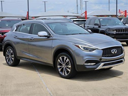 2018 INFINITI QX30 Premium