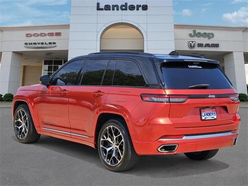 2022 Jeep Grand Cherokee Summit